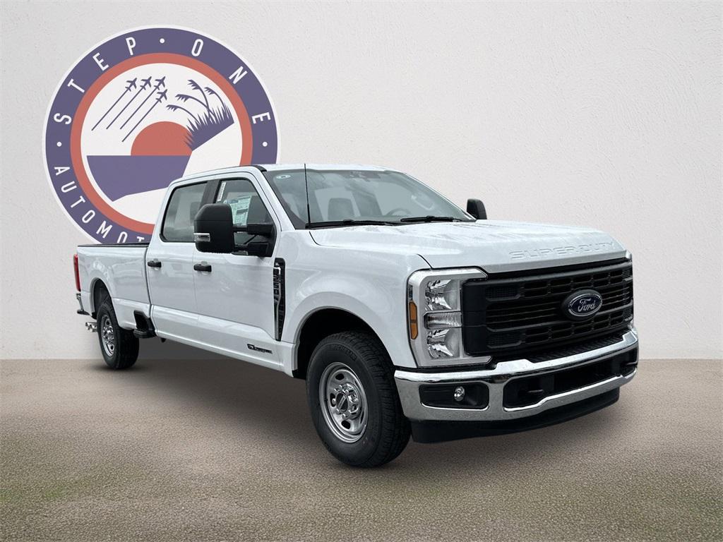 new 2025 Ford F-250 car, priced at $62,600