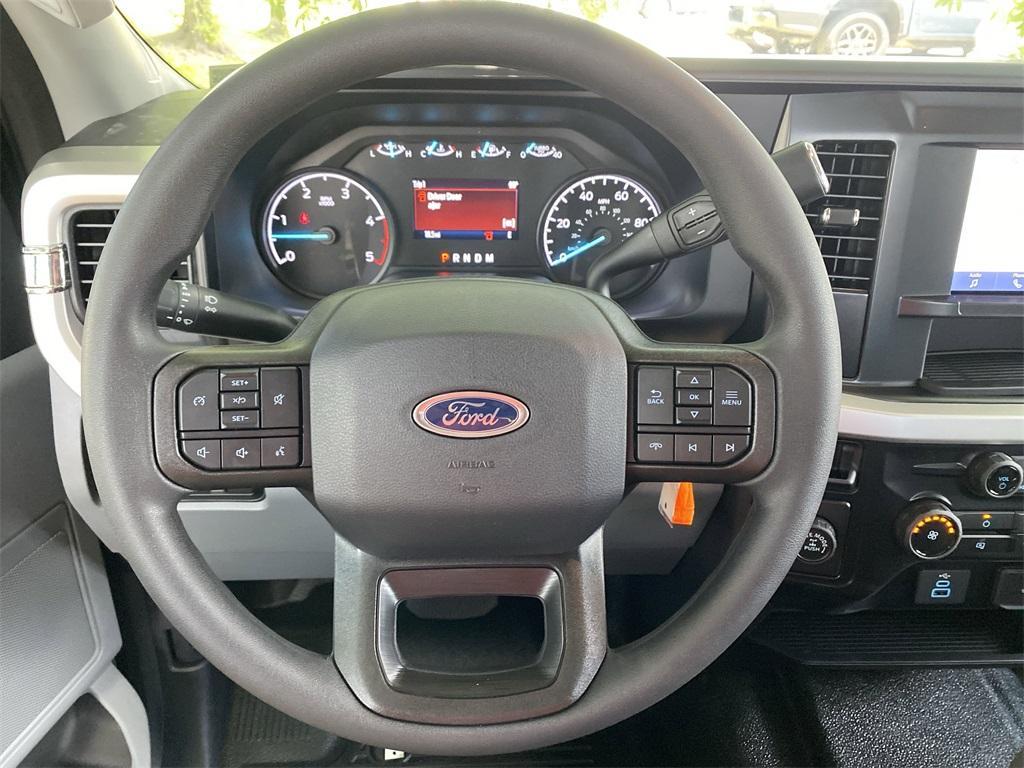 new 2025 Ford F-250 car, priced at $62,050