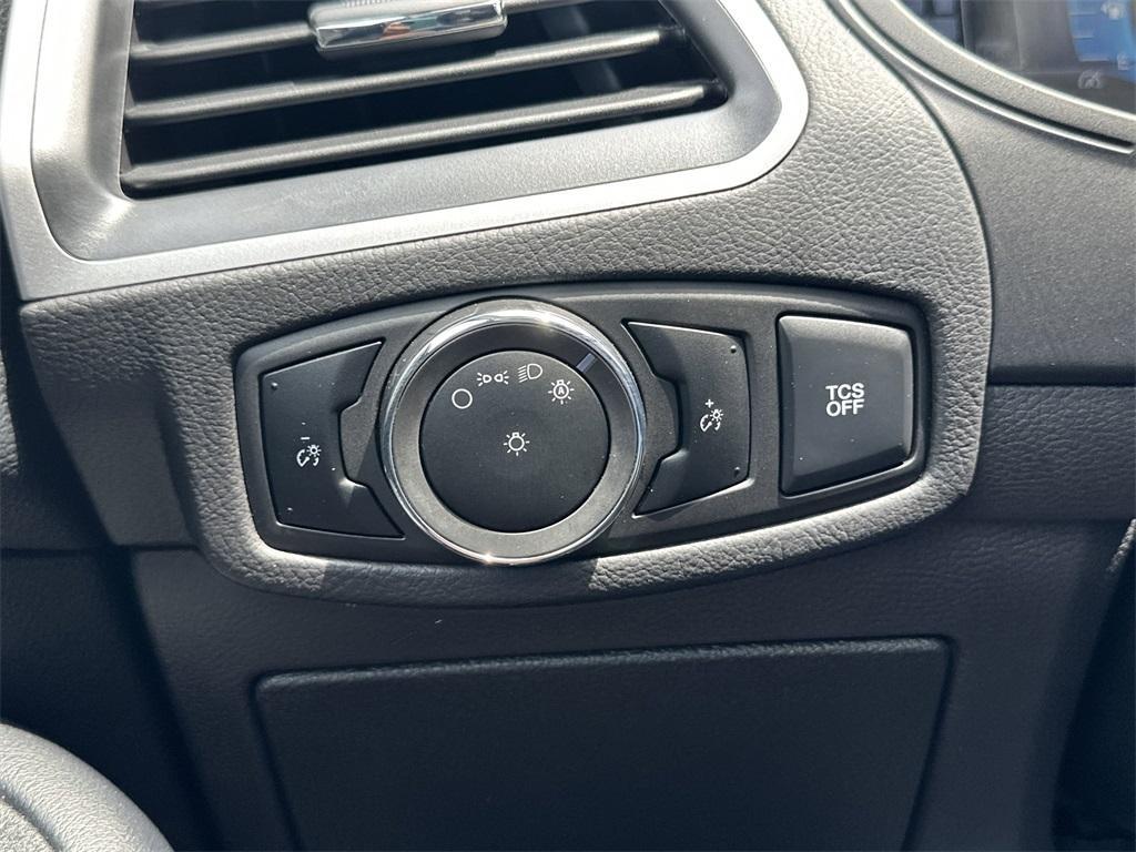 used 2024 Ford Edge car, priced at $33,263