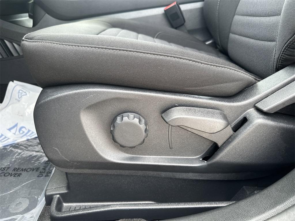 used 2024 Ford Edge car, priced at $33,263