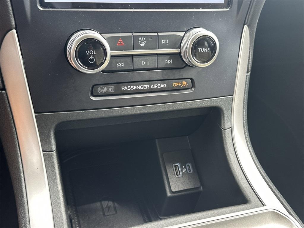 used 2024 Ford Edge car, priced at $31,861