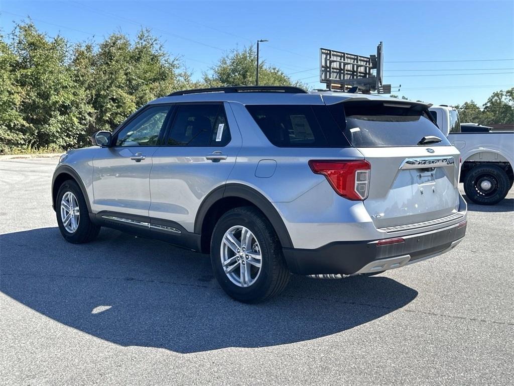 new 2024 Ford Explorer car, priced at $40,906