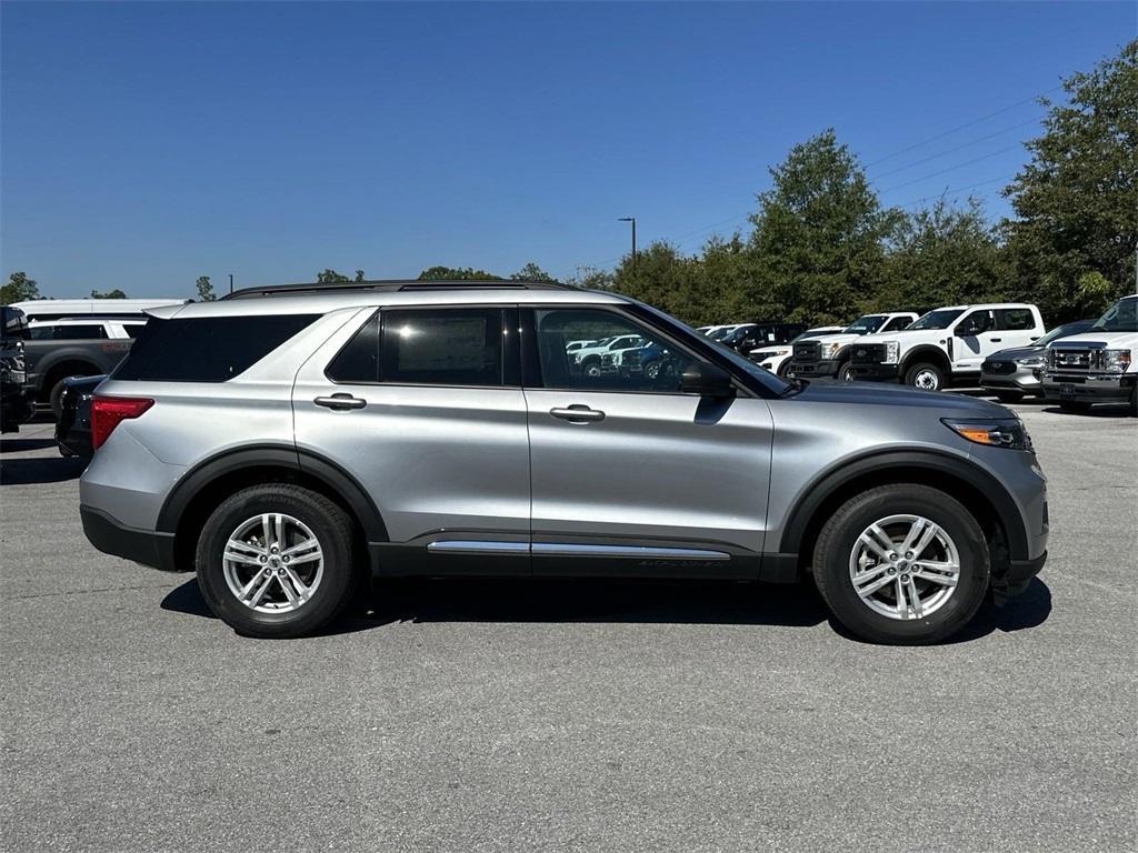 new 2024 Ford Explorer car, priced at $40,906