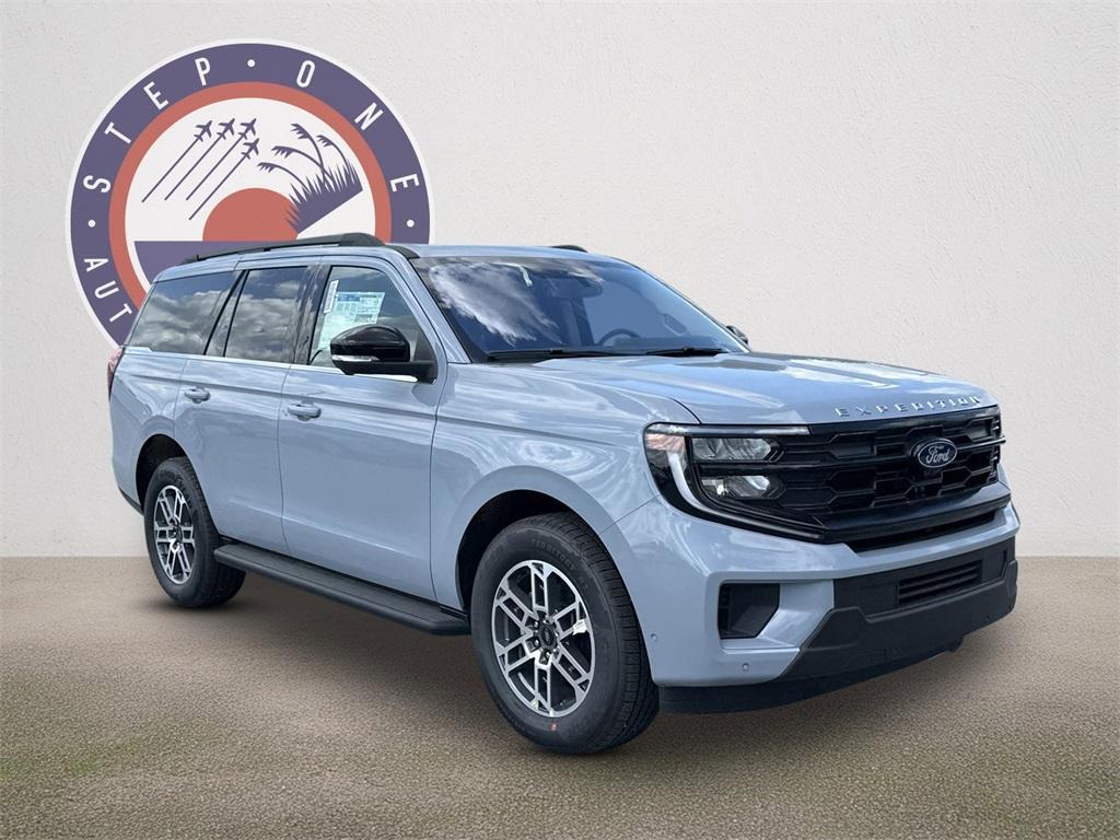 new 2025 Ford Expedition car, priced at $69,205
