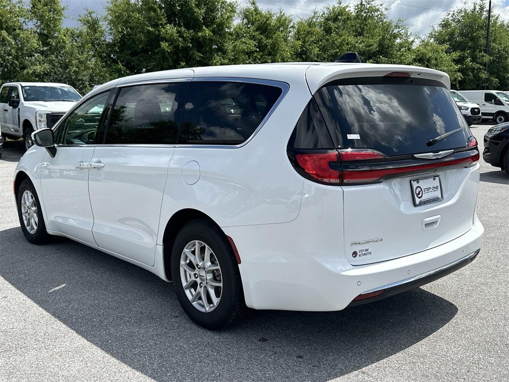 used 2023 Chrysler Pacifica car, priced at $25,762