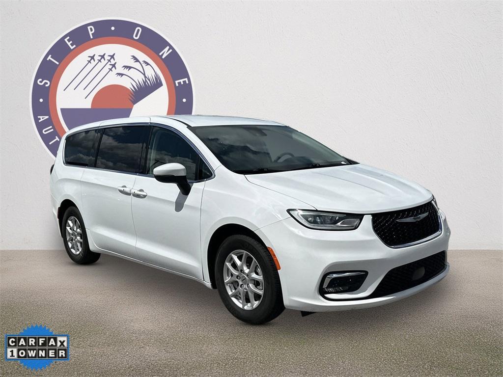 used 2023 Chrysler Pacifica car, priced at $25,564