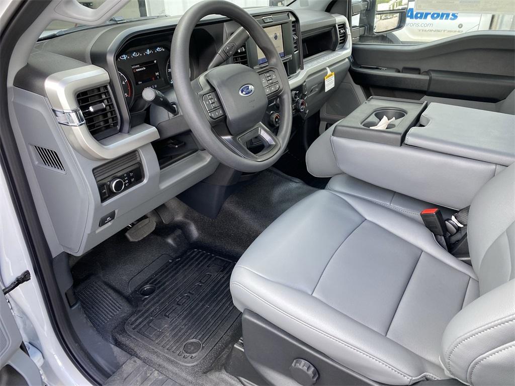 new 2025 Ford F-250 car, priced at $56,290