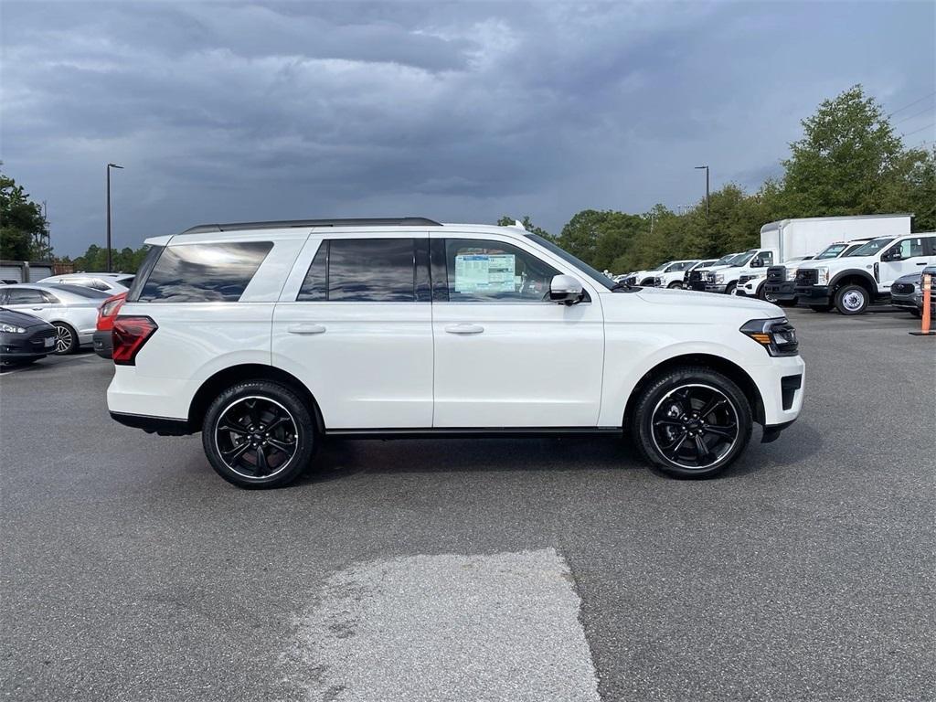 new 2024 Ford Expedition car, priced at $70,304