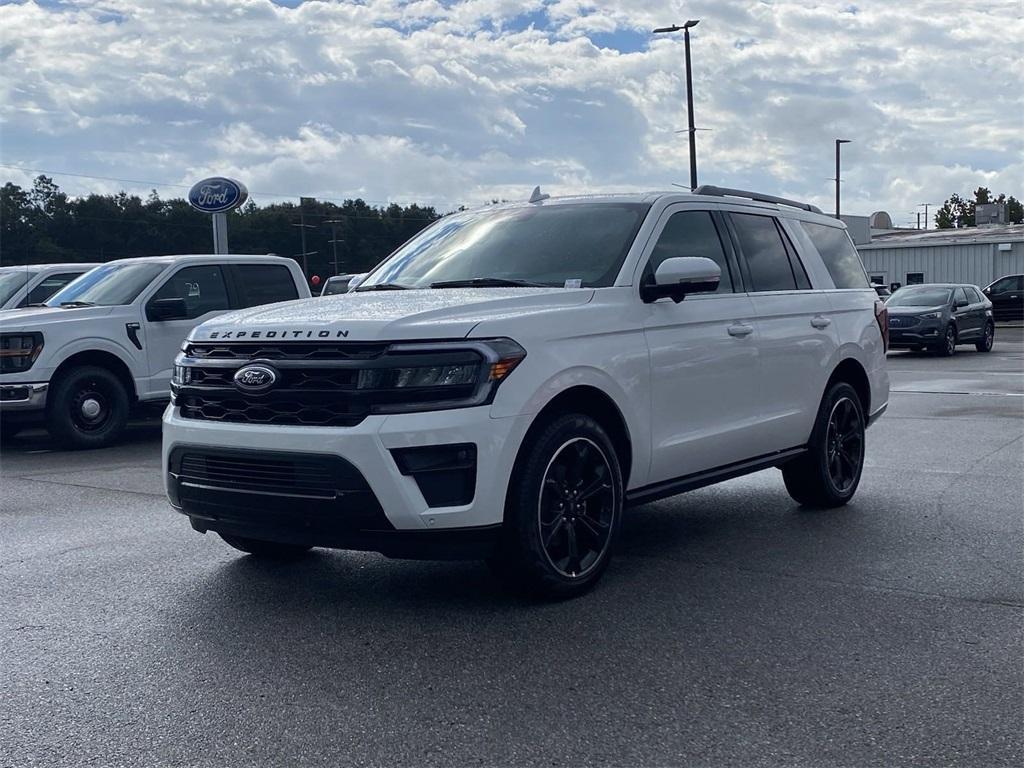 new 2024 Ford Expedition car, priced at $70,304