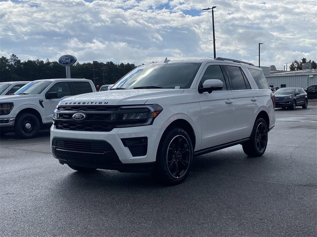 new 2024 Ford Expedition car, priced at $69,304