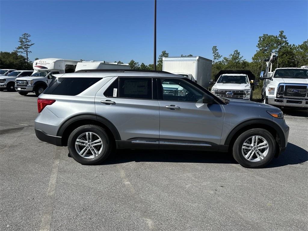 new 2024 Ford Explorer car, priced at $40,906