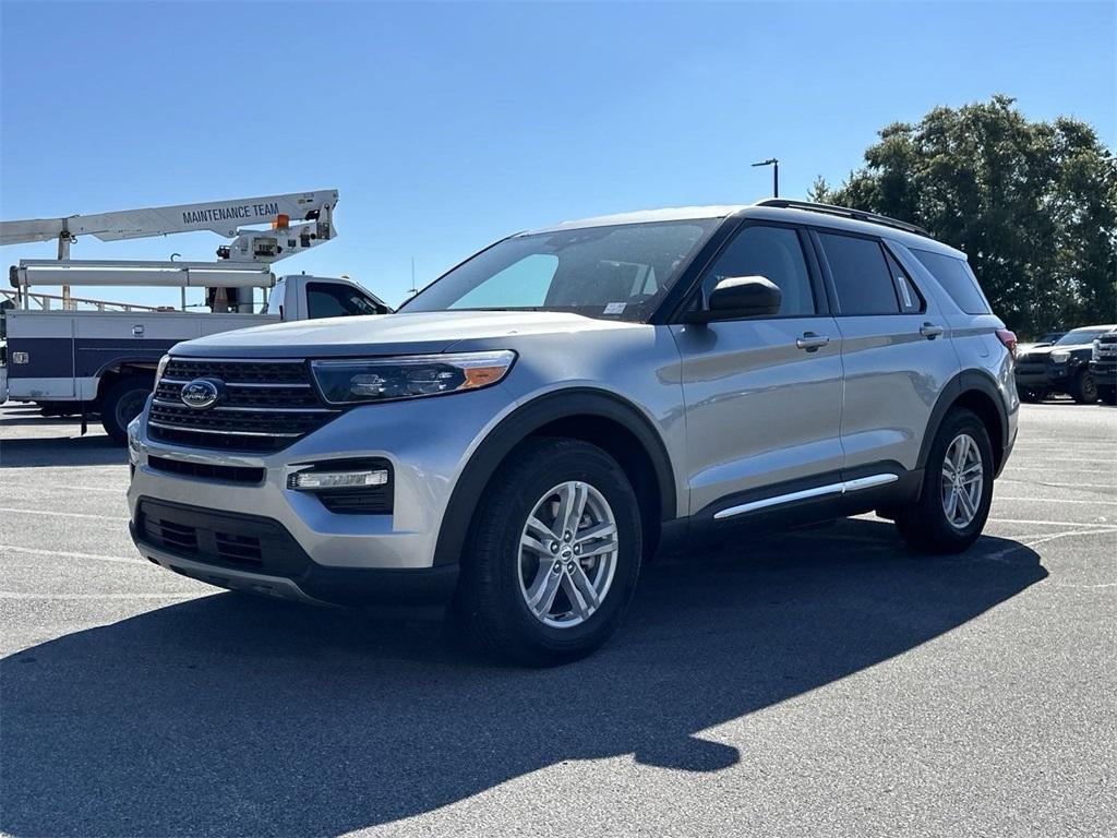 new 2024 Ford Explorer car, priced at $40,906