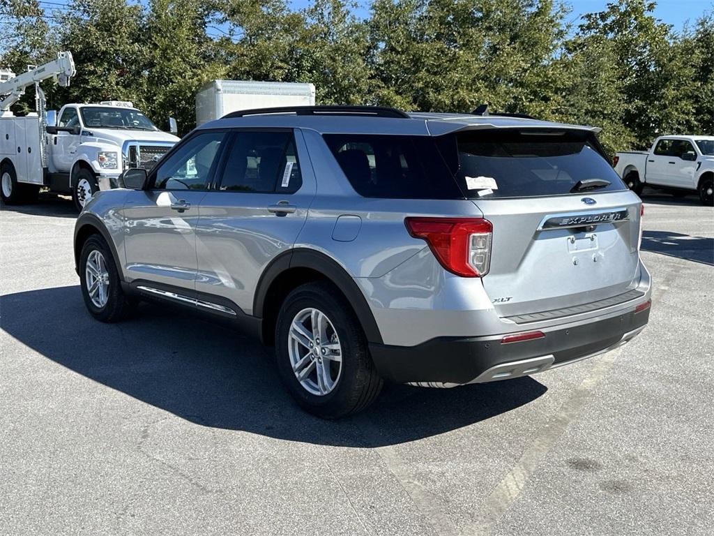 new 2024 Ford Explorer car, priced at $40,906