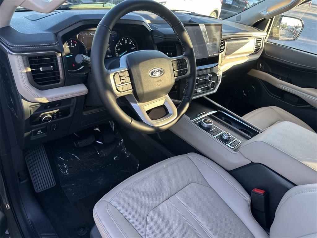 new 2024 Ford Expedition car, priced at $66,673