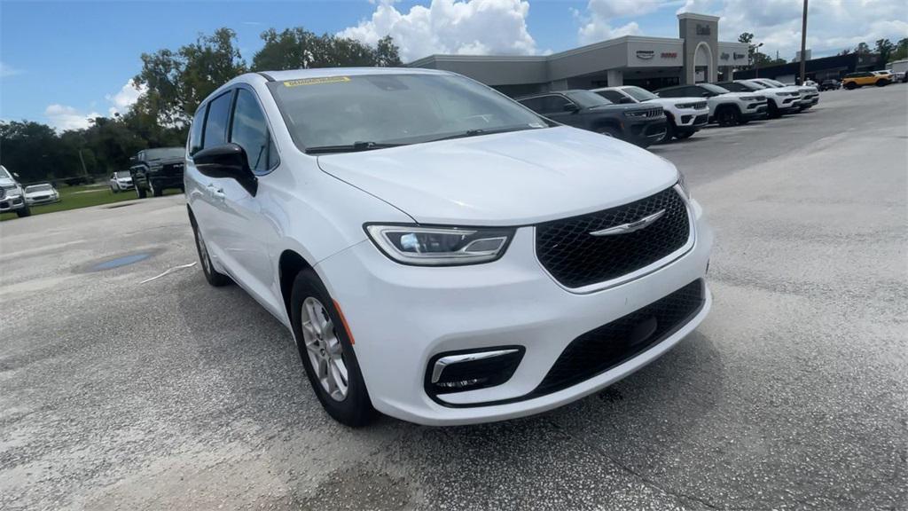 new 2024 Chrysler Pacifica car, priced at $41,300