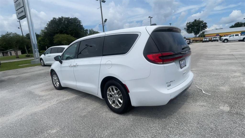 new 2024 Chrysler Pacifica car, priced at $41,300
