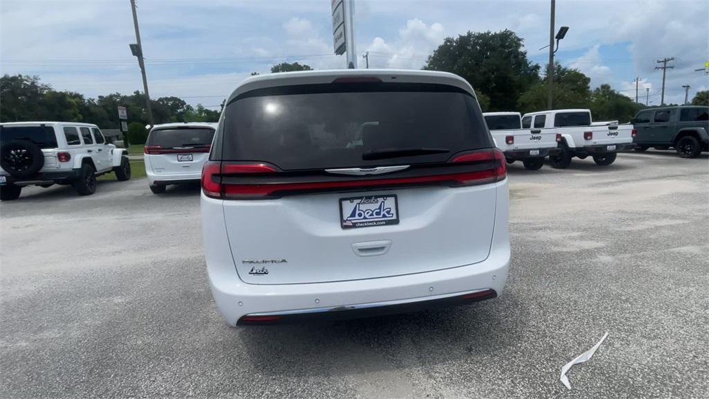 new 2024 Chrysler Pacifica car, priced at $41,300