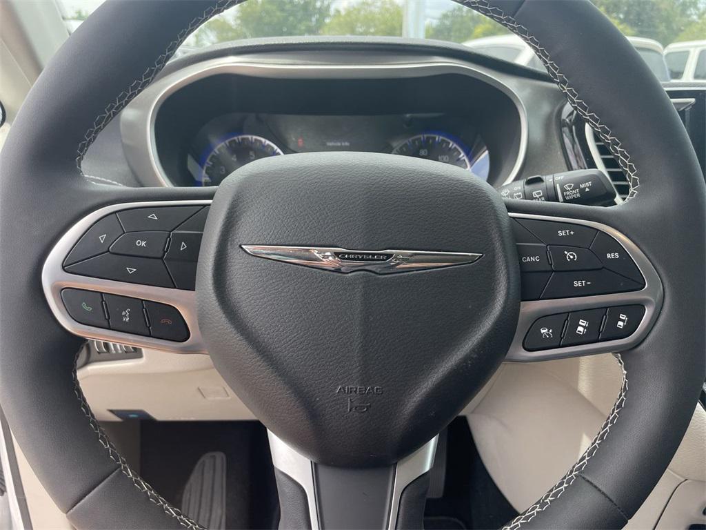 new 2024 Chrysler Pacifica car, priced at $41,300