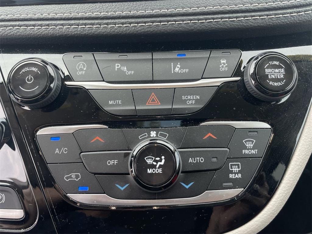 new 2024 Chrysler Pacifica car, priced at $41,300
