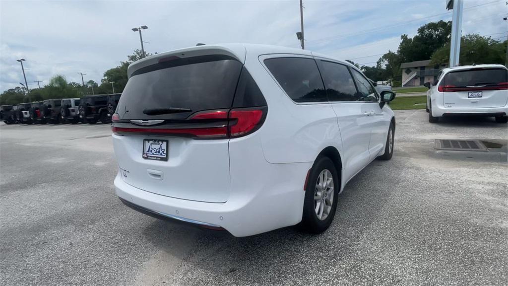 new 2024 Chrysler Pacifica car, priced at $41,300