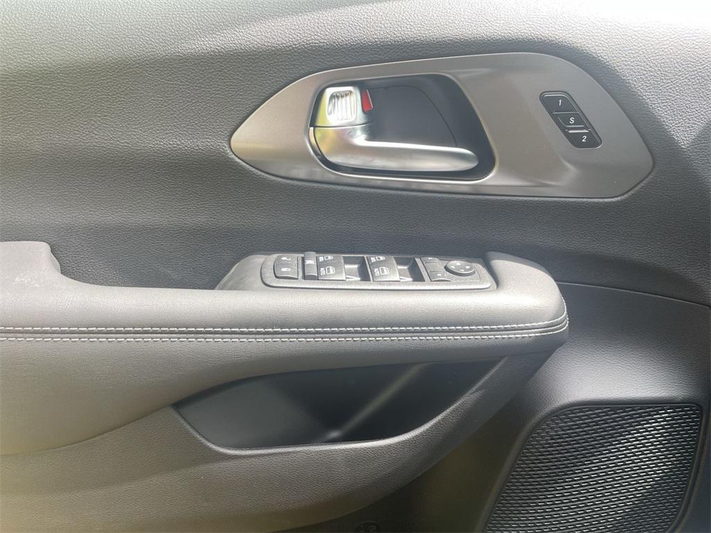 new 2026 Chrysler Pacifica car, priced at $45,465