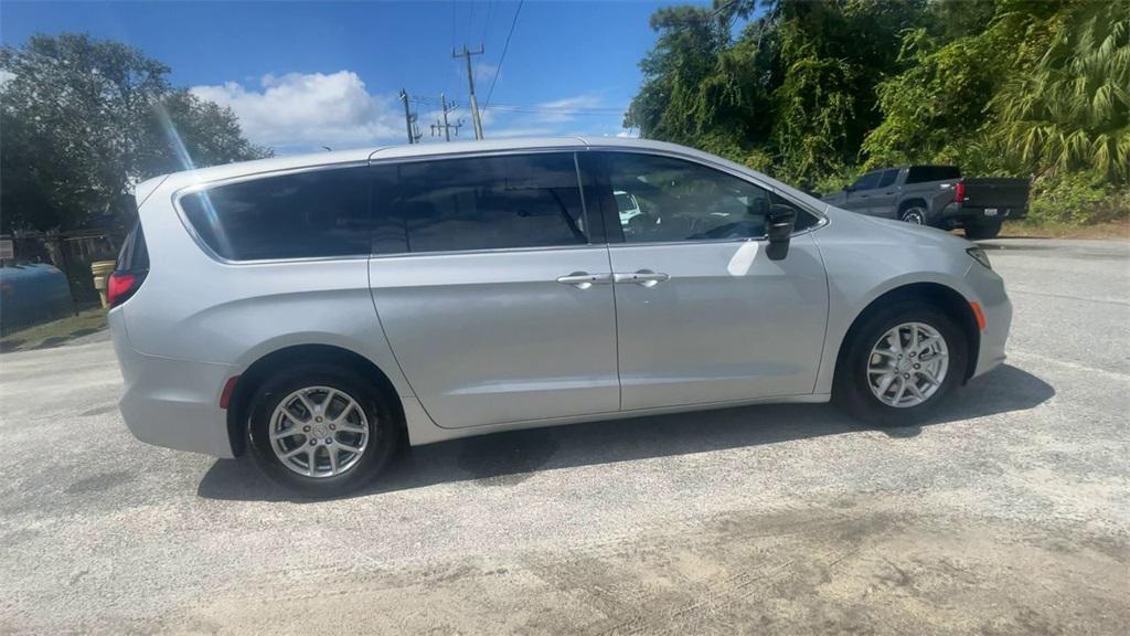 new 2026 Chrysler Pacifica car, priced at $45,465