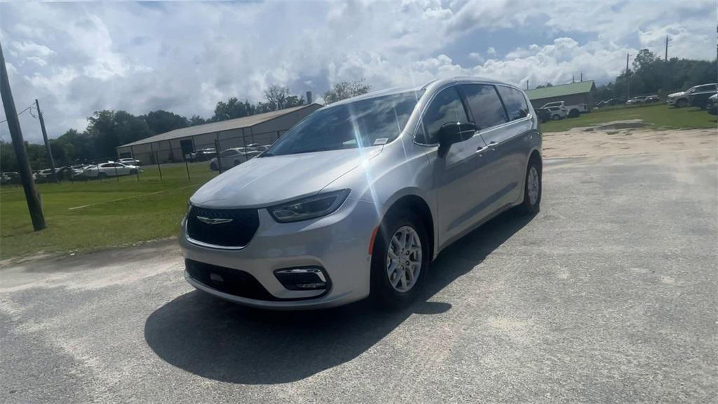 new 2026 Chrysler Pacifica car, priced at $45,465