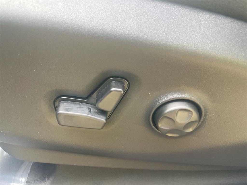 new 2026 Chrysler Pacifica car, priced at $45,465