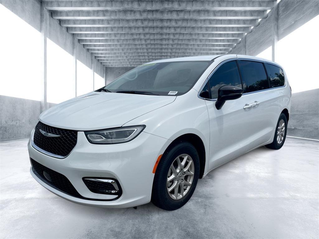 new 2024 Chrysler Pacifica car, priced at $41,300