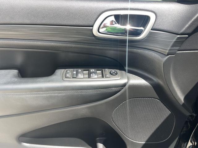 used 2021 Jeep Grand Cherokee car, priced at $24,995