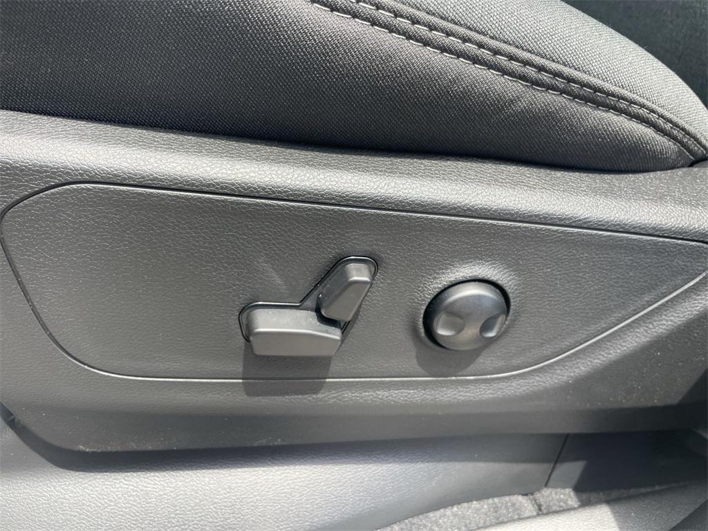 new 2025 Ram 1500 car, priced at $62,040