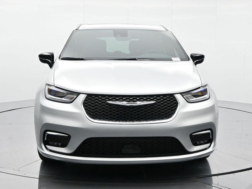 new 2026 Chrysler Pacifica car, priced at $46,830