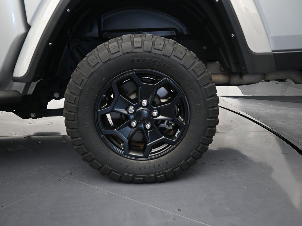 used 2022 Jeep Gladiator car, priced at $30,595