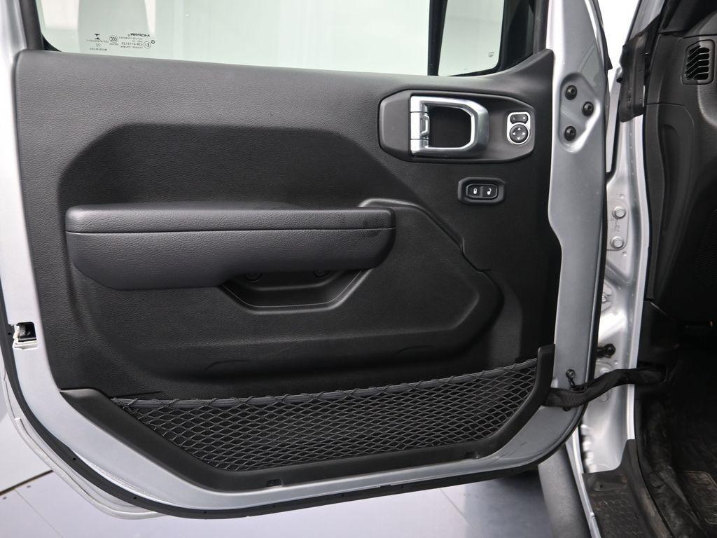 used 2022 Jeep Gladiator car, priced at $30,595