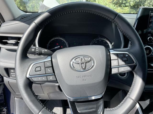 used 2021 Toyota Highlander car, priced at $31,455