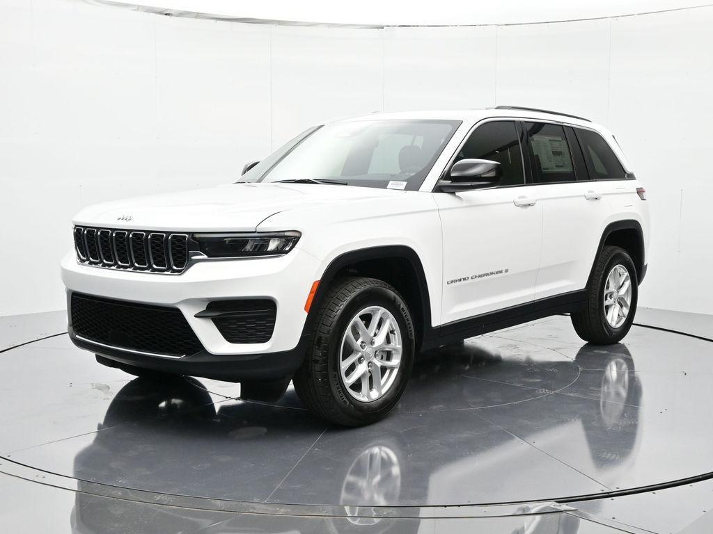 new 2025 Jeep Grand Cherokee car, priced at $39,780