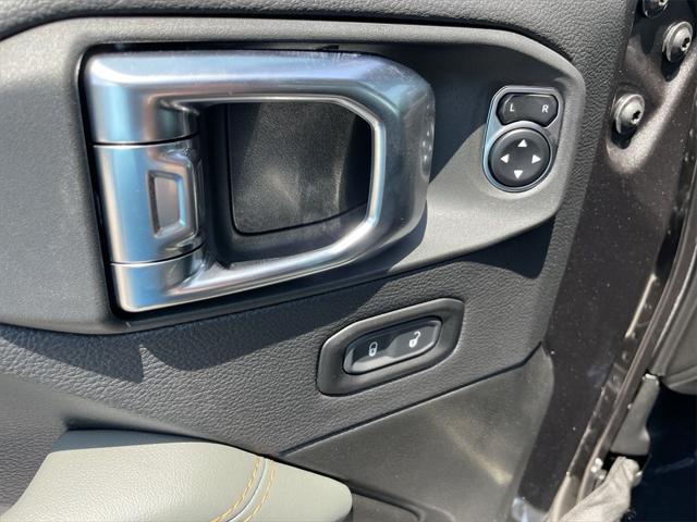 new 2025 Jeep Gladiator car, priced at $64,910