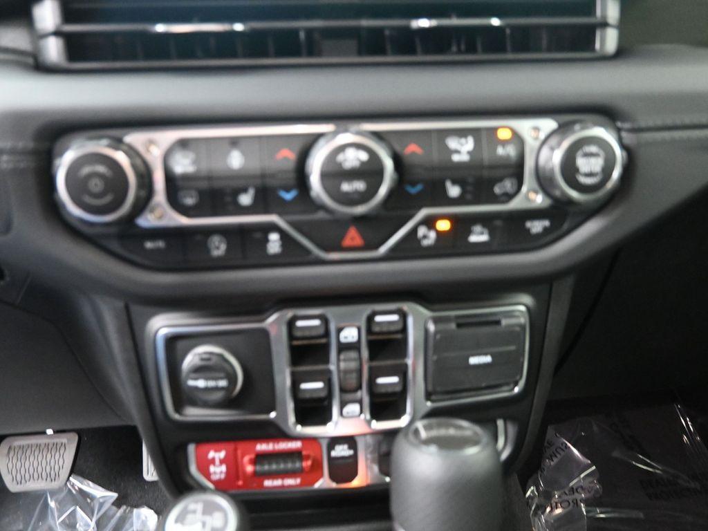 new 2025 Jeep Gladiator car, priced at $61,985