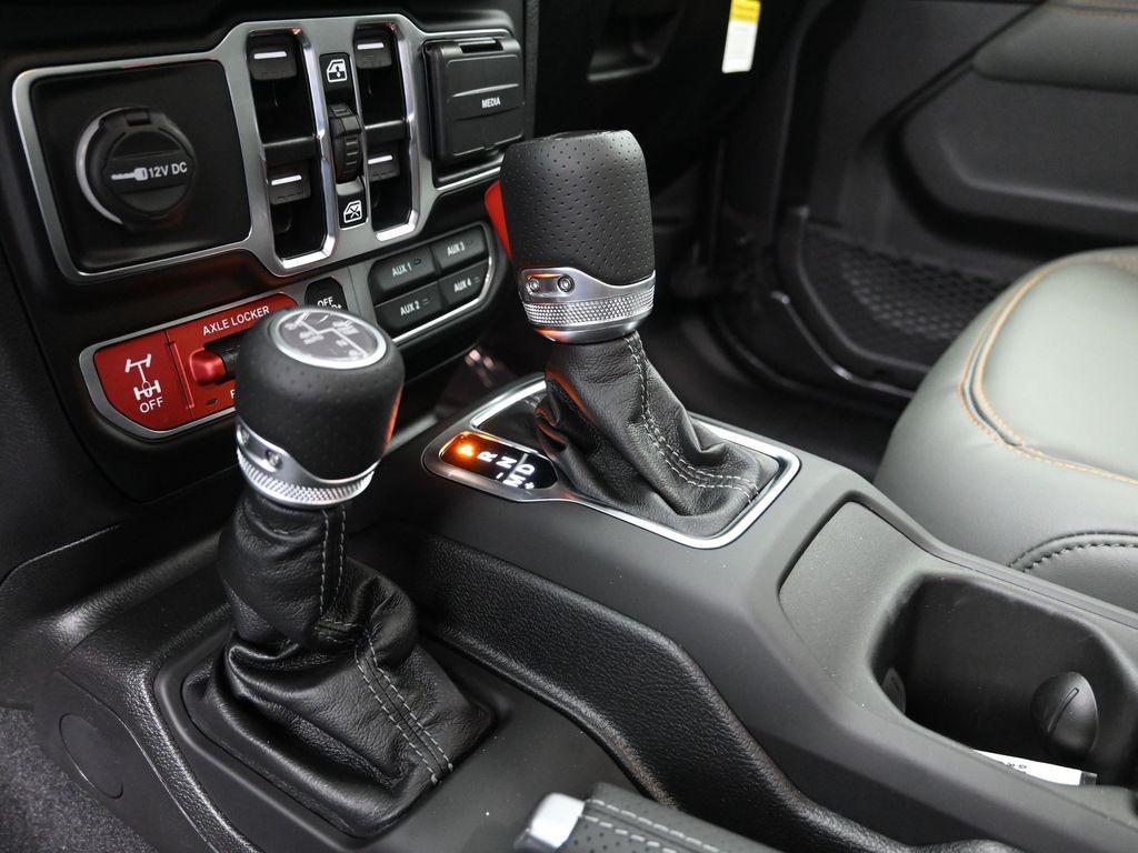 new 2025 Jeep Gladiator car, priced at $61,985