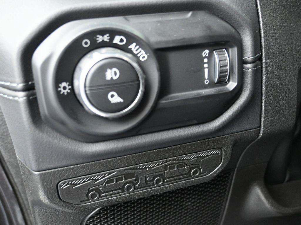 new 2025 Jeep Gladiator car, priced at $61,985