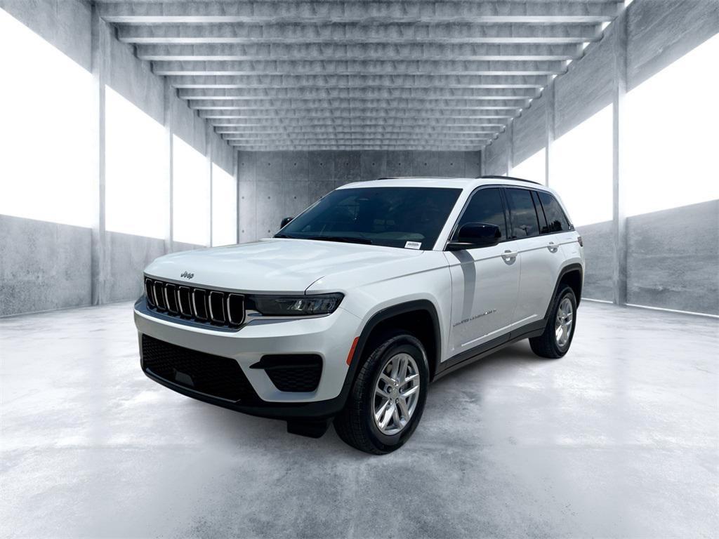 new 2025 Jeep Grand Cherokee car, priced at $42,775