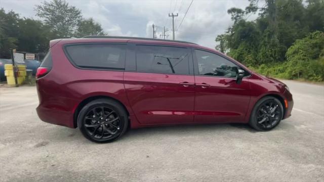 new 2023 Chrysler Pacifica car, priced at $55,985