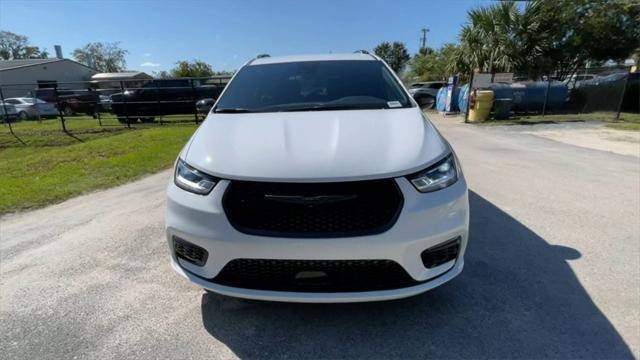 new 2024 Chrysler Pacifica car, priced at $45,745