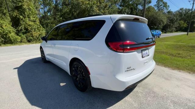 new 2024 Chrysler Pacifica car, priced at $45,745