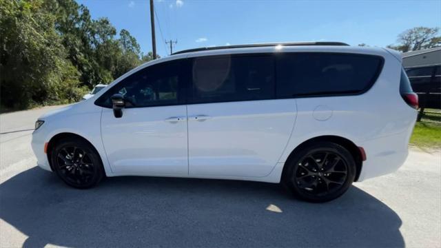 new 2024 Chrysler Pacifica car, priced at $45,745