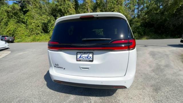 new 2024 Chrysler Pacifica car, priced at $45,745