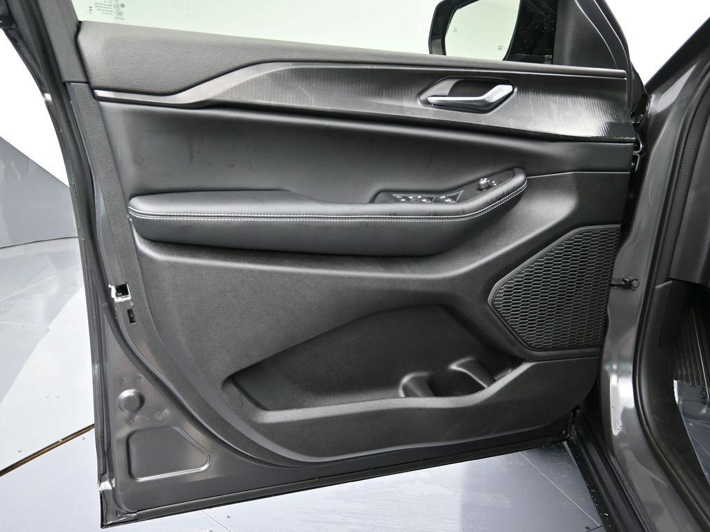 new 2025 Jeep Grand Cherokee car, priced at $46,475