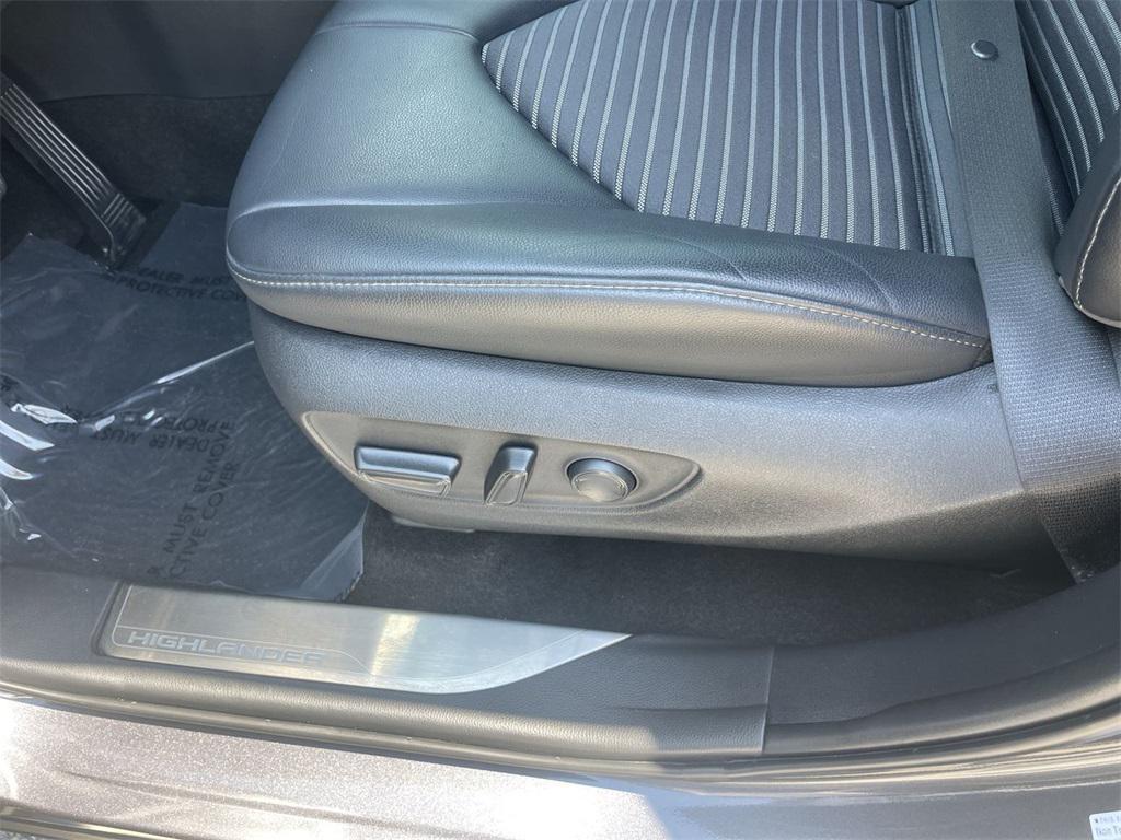used 2024 Toyota Highlander car, priced at $37,580