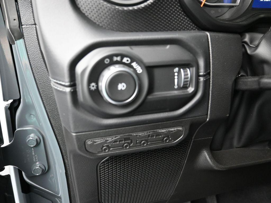 new 2025 Jeep Wrangler car, priced at $76,940