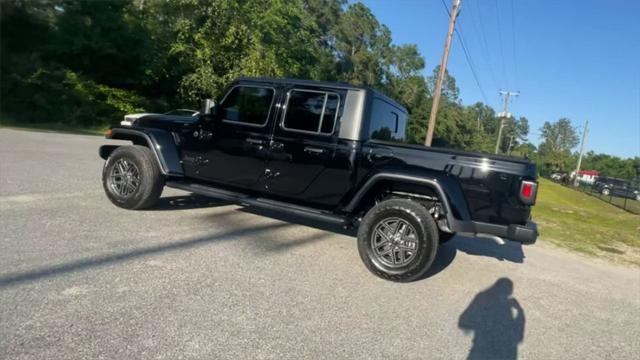 new 2024 Jeep Gladiator car, priced at $59,900